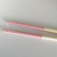 Indlæs billede til gallerivisning Japanske Bambus Hashi (Spisepinde) med Mønster i Pink