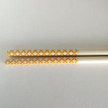 Indlæs billede til gallerivisning Japanske Bambus Hashi (Spisepinde) med Mønster i Gul