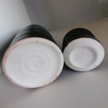 Indlæs billede til gallerivisning Sæt af Mellem Vintage Japansk Sake Kande og Kop i Blå