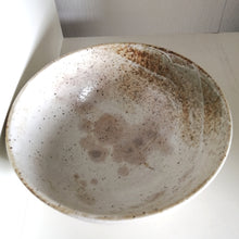 Indlæs billede til gallerivisning Stor Vintage Japansk Ramen Skål i Hvid, Brun og Turkis (med fejl)