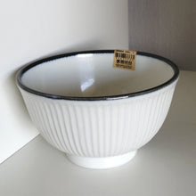 Indlæs billede til gallerivisning Japansk skål (stor) i Knækket Hvid med Glasur