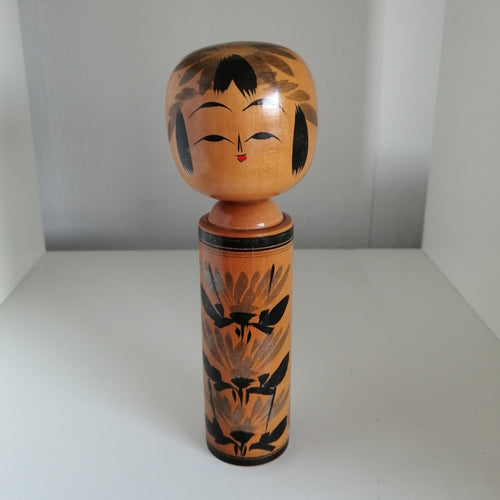 Vintage Japansk Kokeshi Dukke i Sort og Grå