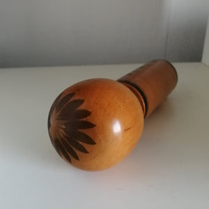 Vintage Japansk Kokeshi Dukke i Sort og Grå