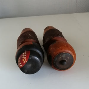 Japansk Kokeshi Dukke Sæt med Brun Bark, Landskab og Skrift