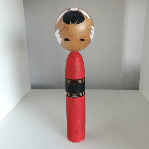 Vintage Mellem Kokeshi Dukke i Rød Kimono