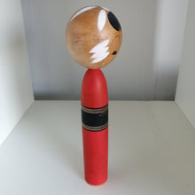 Indlæs billede til gallerivisning Vintage Mellem Kokeshi Dukke i Rød Kimono