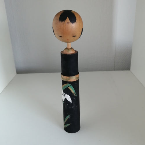 Vintage Japansk Kokeshi i Sort med Blomst