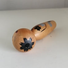 Indlæs billede til gallerivisning Vintage Japansk Kokeshi i Kimono med Sort Obi