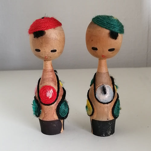 Retro Kokeshi Dukke Par med Garn