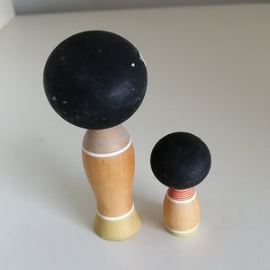 Kokeshi Dukke Par med Mor og Datter med Blomster