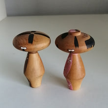 Indlæs billede til gallerivisning Kokeshi Dukke Søskendepar i Pink og Brun