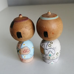 Kokeshi Dukke Par med Traditionelt Tøj
