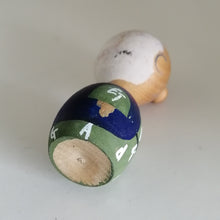Indlæs billede til gallerivisning Vintage Japansk Kokeshi i Grøn Kimono