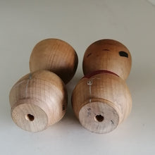 Indlæs billede til gallerivisning Kokeshi Dukke Børne Par med Forklæde