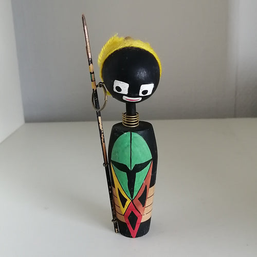 Retro Kokeshi Dukke, Afrikansk Stil med Garn