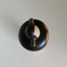 Indlæs billede til gallerivisning Vintage Japansk Kokeshi i Kimono med Mønster og med Hårnål