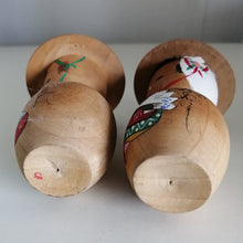 Indlæs billede til gallerivisning Kokeshi Dukke Par med Billede og Hat