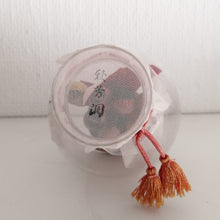 Indlæs billede til gallerivisning Vintage Japanske Kokeshi Dukker i Glas