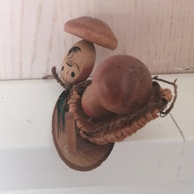 Indlæs billede til gallerivisning Vintage Japanske Kokeshi Svampe på Bræt