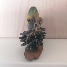 Indlæs billede til gallerivisning Vintage Japanske Grankogler på Bræt