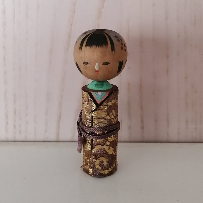 Japansk Kokeshi Dukke med Kimono og Bælte