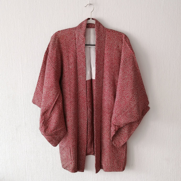Vintage Japansk Haori Jakke i Rød med Små Blomster