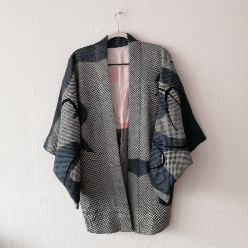 Vintage Japansk Haori Jakke i Hvid og Sort med Shibori