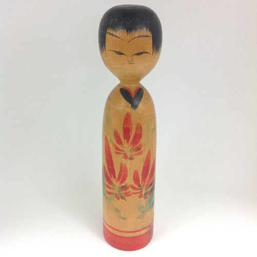 Vintage Kokeshi i Kimono med Traditionelt Mønster i Rød og Grøn
