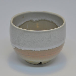 Vintage Japansk Te Kop med Knækket Hvid, Creme og Pink Glasur