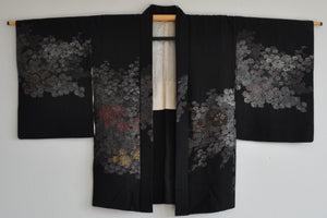 Japansk Silke Haori Jakke i Sort med Metalliske Farver