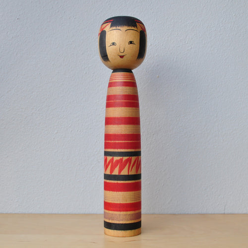 Stor, Traditionel, Vintage Kokeshi i Rød og Sort