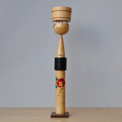 Høj Japansk Ama Dykker Kokeshi i Lyst Træ