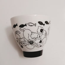 Indlæs billede til gallerivisning Japansk Kop i Hvid med Katte i Sort