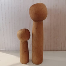 Indlæs billede til gallerivisning Kokeshi Dukke Sæt i Lyst Træ med Fletning