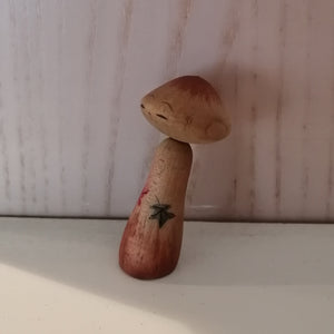 Lille Vintage Japansk Kokeshi Dukke i Svampeform