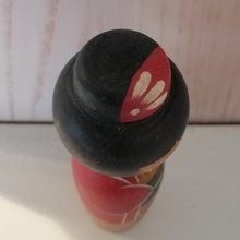 Indlæs billede til gallerivisning Vintage Kokeshi Dukke i Kimono og Haori
