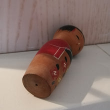 Indlæs billede til gallerivisning Vintage Kokeshi Dukke i Kimono og Haori