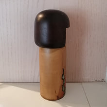 Indlæs billede til gallerivisning Mellem Vintage Kokeshi i Kimono med Grene
