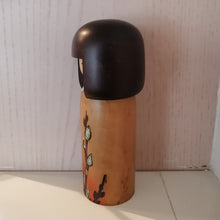 Indlæs billede til gallerivisning Mellem Vintage Kokeshi i Kimono med Grene