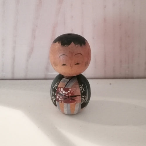 Japansk Kokeshi Dukke i Kimono med Haori