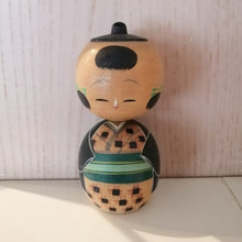Indlæs billede til gallerivisning Stor Japansk Kokeshi Dukke i Kimono med Haori