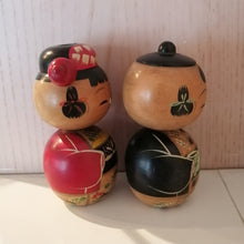 Indlæs billede til gallerivisning Vintage Japansk Kokeshi Dukke Par i Kimono med Obi og Haori