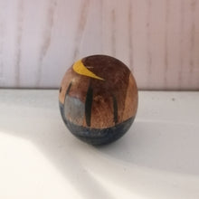 Indlæs billede til gallerivisning Japansk Rund Kokeshi Dukke i Rustning