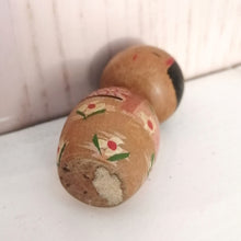 Indlæs billede til gallerivisning Vintage Kokeshi Dukke i Kimono og med Haori