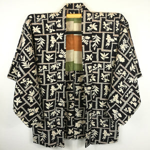 Vintage Japansk Haori Jakke i Sort med Blomster og Mønster