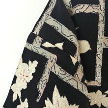 Indlæs billede til gallerivisning Vintage Japansk Haori Jakke i Sort med Blomster og Mønster