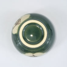 Indlæs billede til gallerivisning Japansk Matcha Skål i Grøn med Blomster