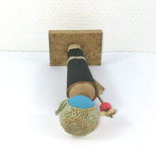 Indlæs billede til gallerivisning Vintage Kokeshi Dukke i Traditionelt Tøj