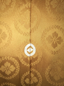 Japansk Kimono i Sennepsfarve med Guldskær