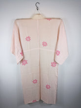 Indlæs billede til gallerivisning Japansk Nagajuban (Kort Kimono) i Forskellige Nuancer af Pink